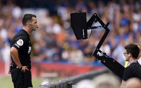 Read more about the article Premier League asks judges to review Chelsea and Newcastle VAR calls